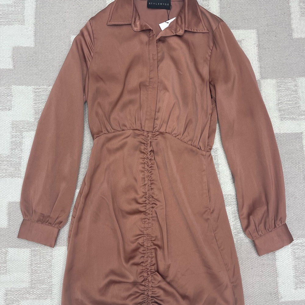 Pink Long Sleeve Buttoned Shirt Dress